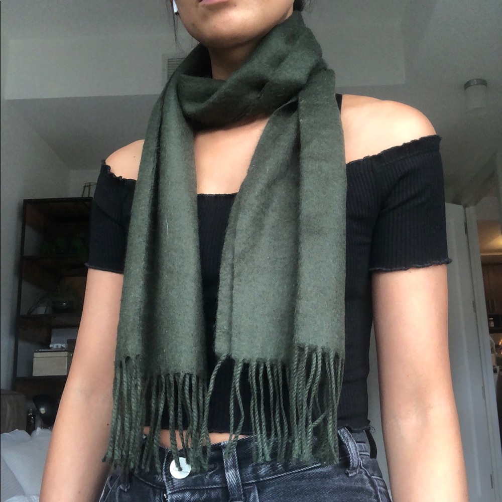 Cashmere scarf olive color